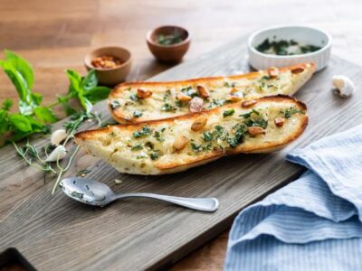 French-Baguette_Recipe_Garlic-Bread-with-Chimichurri_Web